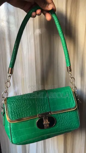 Elegant Ladies Shoulder Bag
