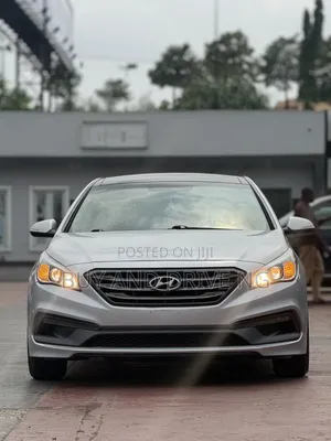 Hyundai Sonata SE 4dr Sedan (2.4L 4cyl 6A) 2014 Silver