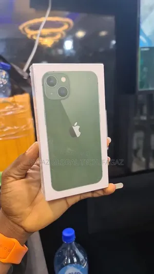 New Apple iPhone 13 128 GB Green