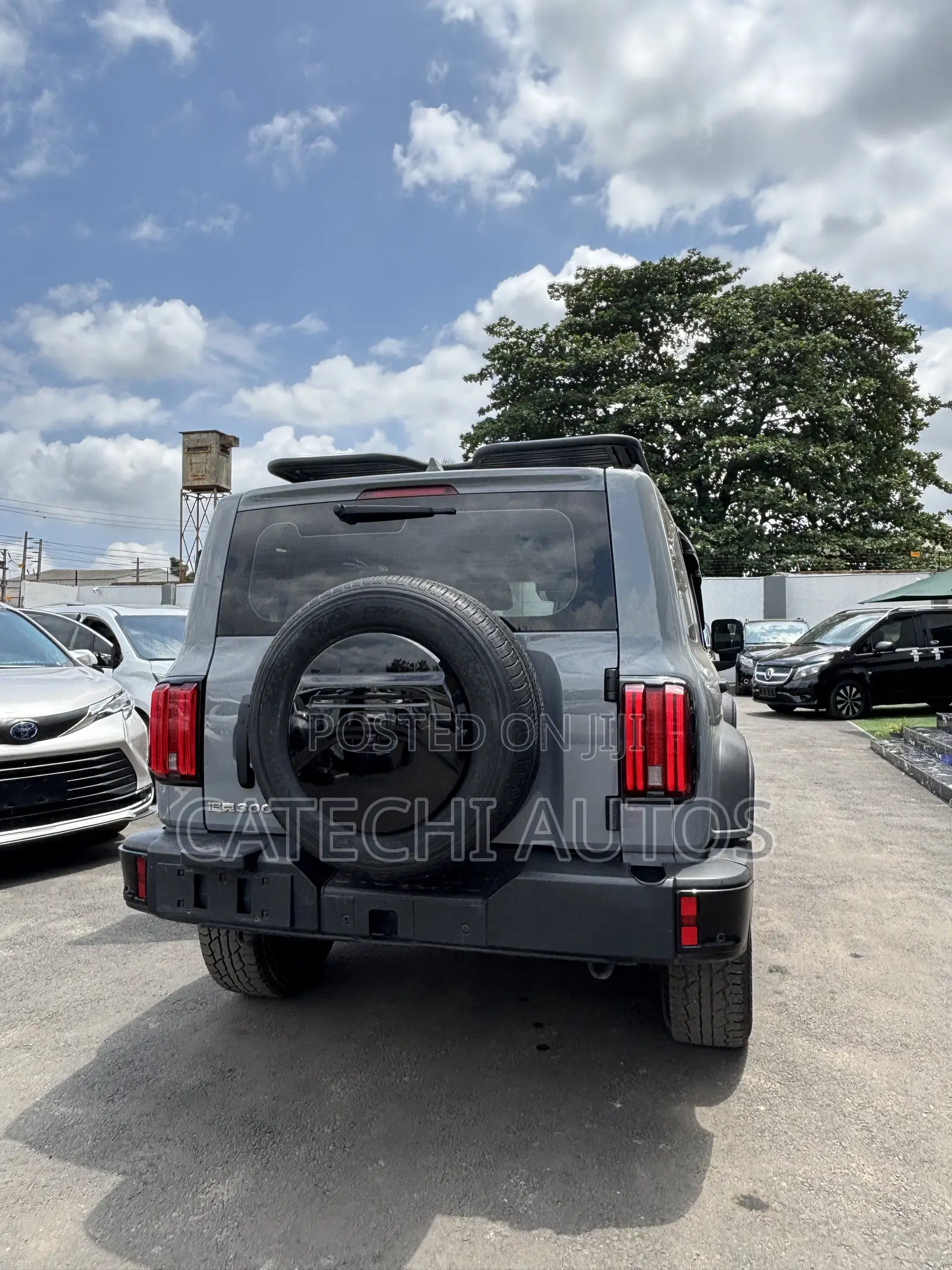 Tank 500 2023 Gray
