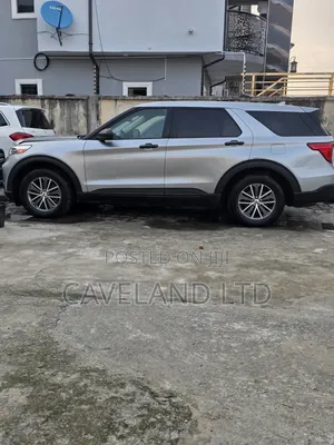 Ford Explorer 2021 Silver