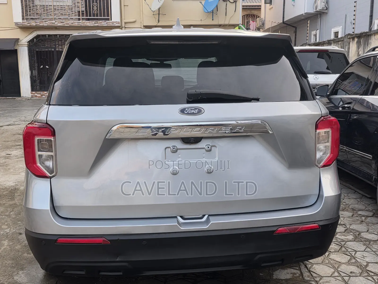 Ford Explorer 2021 Silver