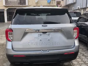 Ford Explorer 2021 Silver