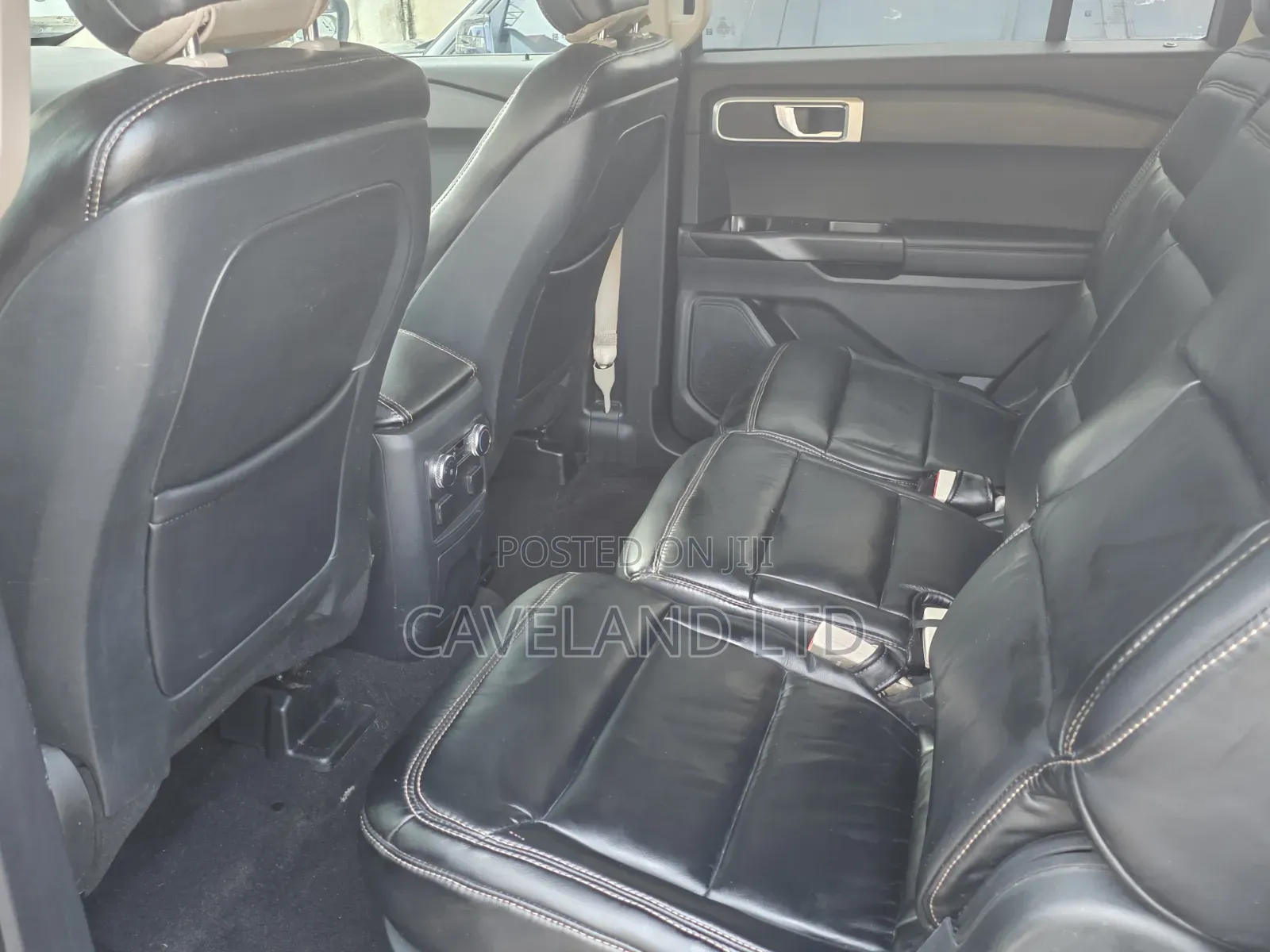 Ford Explorer 2021 Silver