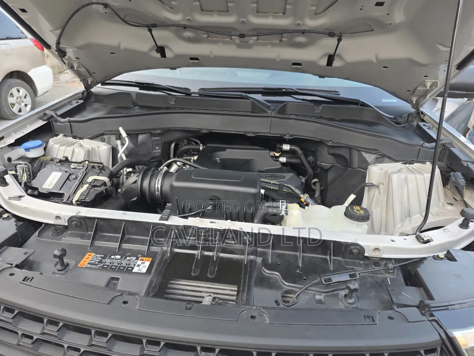 Ford Explorer 2021 Silver