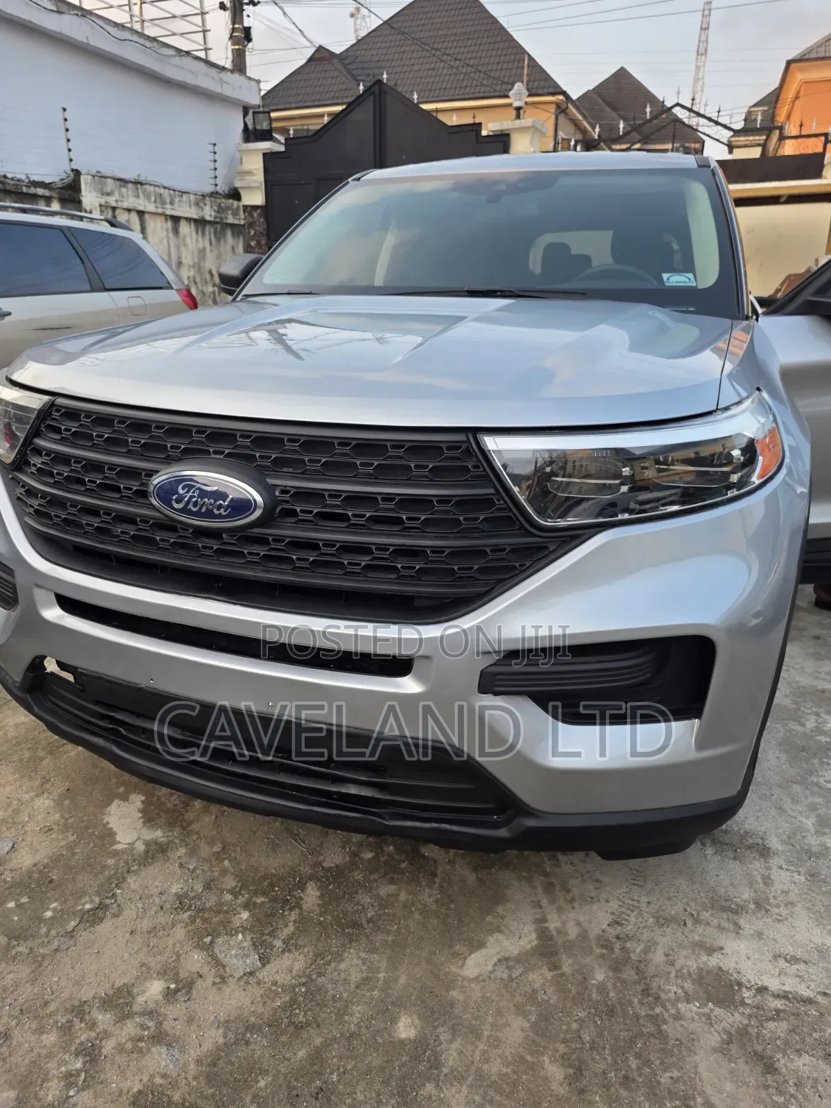 Ford Explorer 2021 Silver