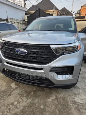 Ford Explorer 2021 Silver