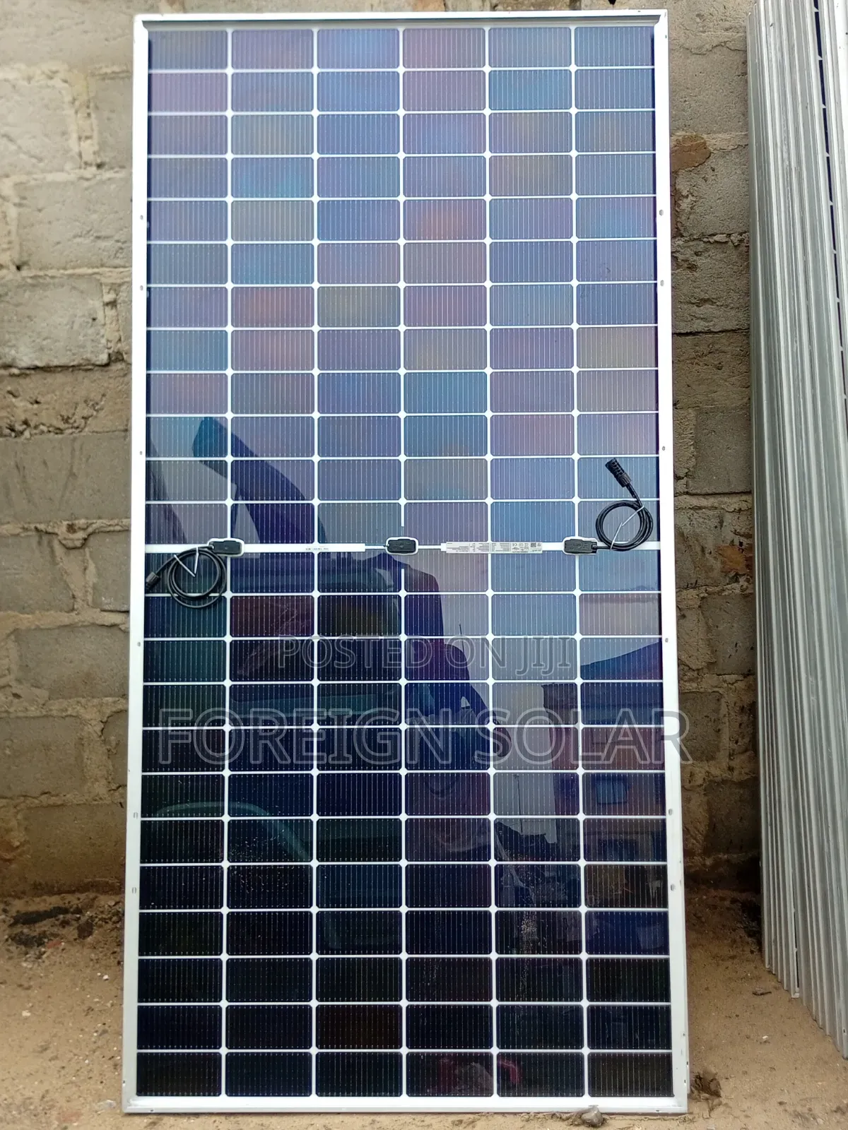 585watts Jinko Panel