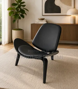 Hans Wegner Style CH07 Shell Chair Black Leather Lounge Chair