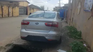 Kia Rio LX 4dr Sedan (1.6L 4cyl 6M) 2016 Silver