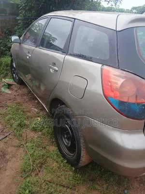 Toyota Matrix 2006 Gold