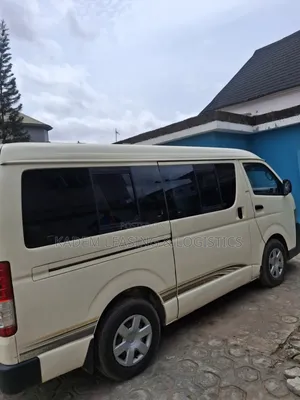 Toyota HiAce 2015 White