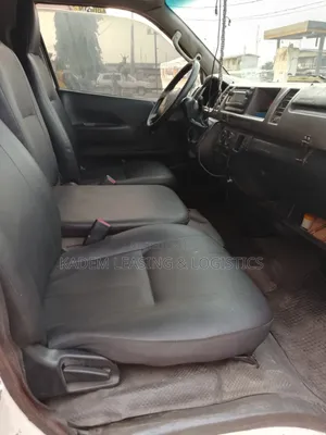 Toyota HiAce 2015 White