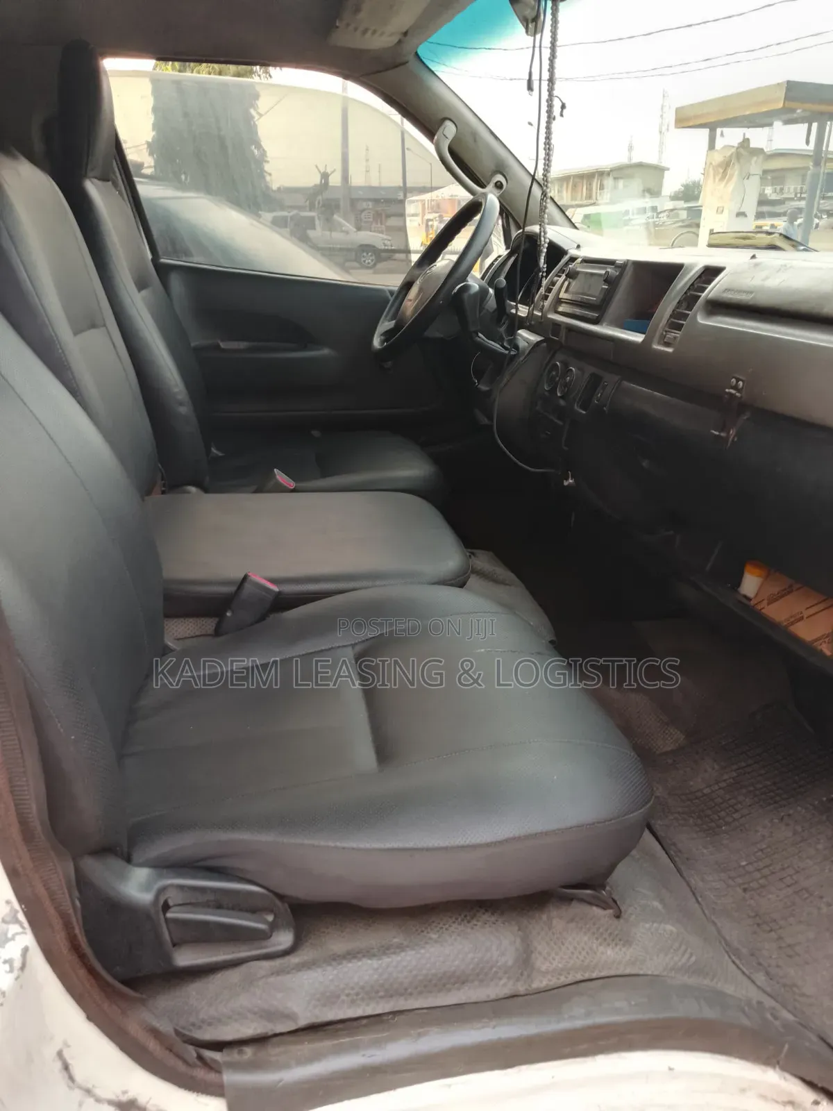 Toyota HiAce 2015 White