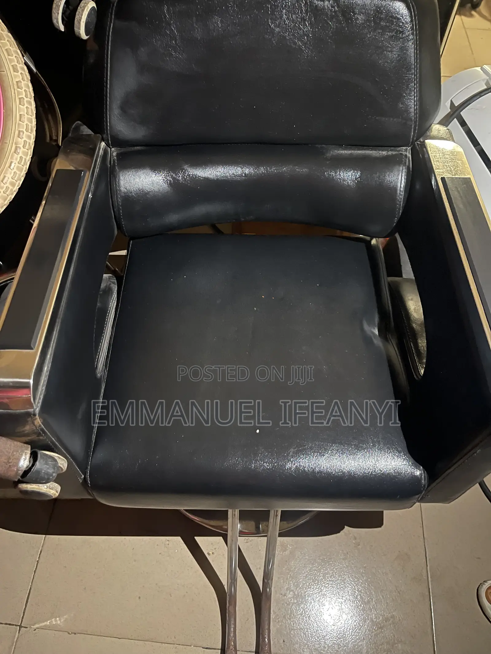 Salon Chair