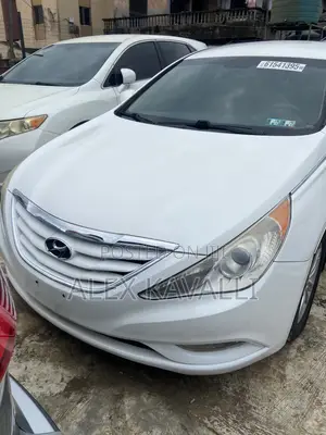 Hyundai Sonata SE 2.0T Sedan FWD (2.0L 4cyl 6A) 2013 White