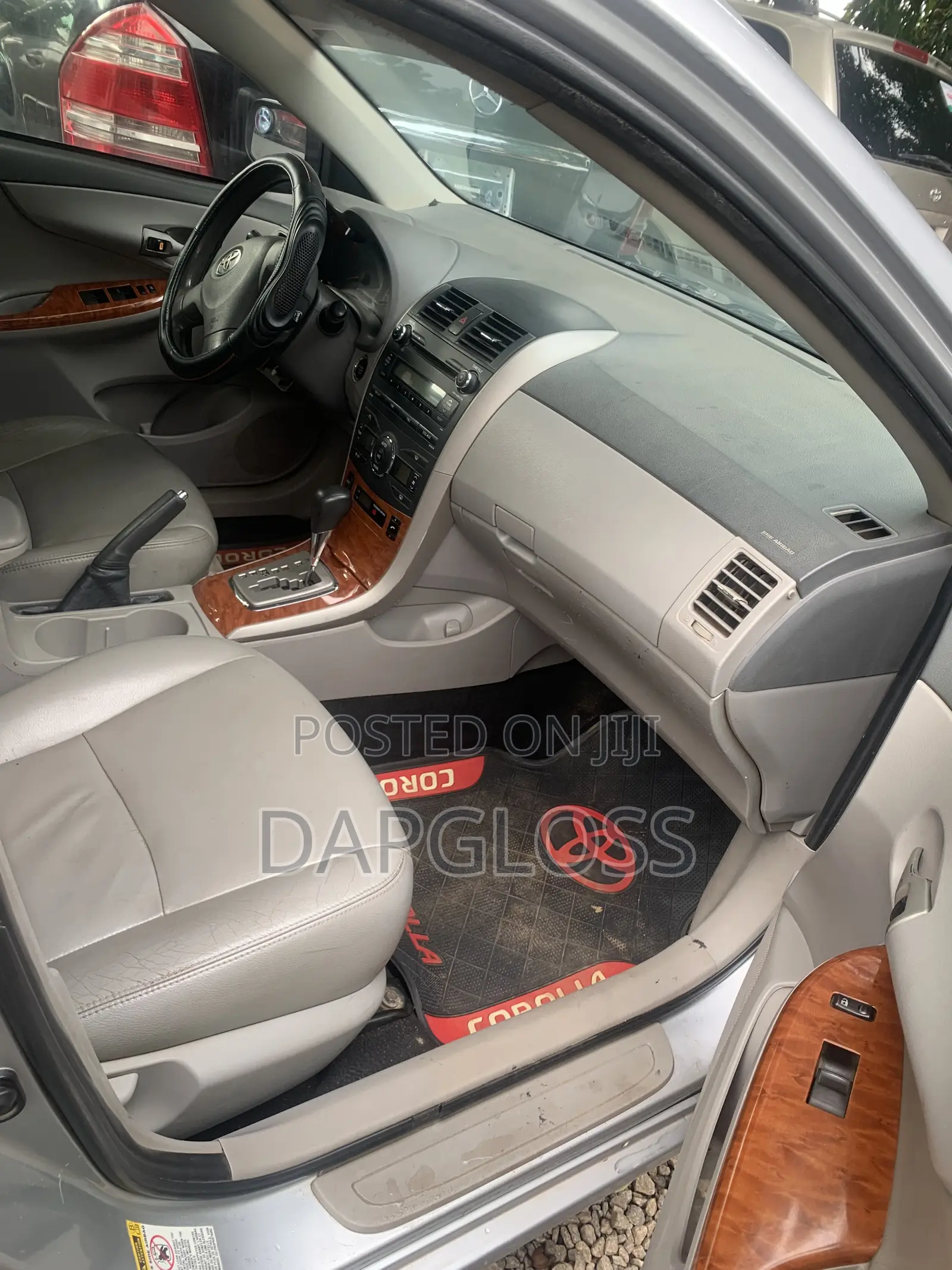 Toyota Corolla 2011 Silver