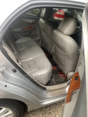 Toyota Corolla 2011 Silver