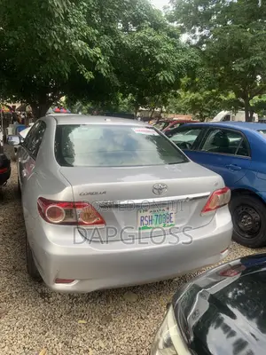 Toyota Corolla 2011 Silver