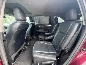 Toyota Highlander LE 4dr SUV (3.5L 6cyl 6A) 2015 Burgundy