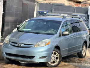 Toyota Sienna 2006 Blue