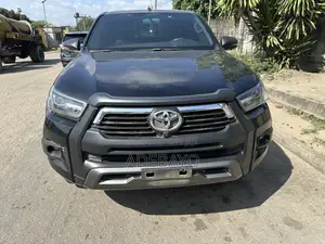 Toyota Hilux 2024 Black