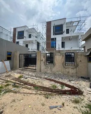 6bdrm Duplex in Western Avenue for sale