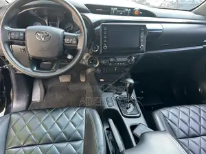 Toyota Hilux 2024 Black