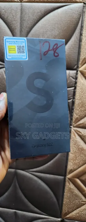 New Samsung Galaxy S22 5G 128 GB Black