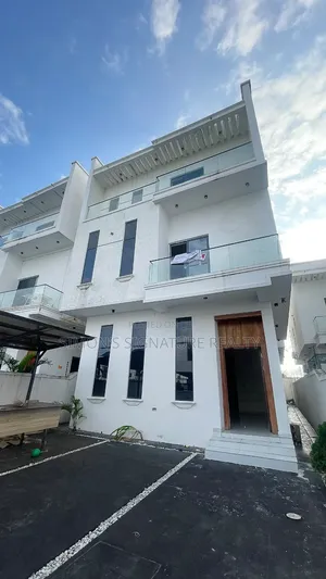 6bdrm Duplex in Chevron for rent