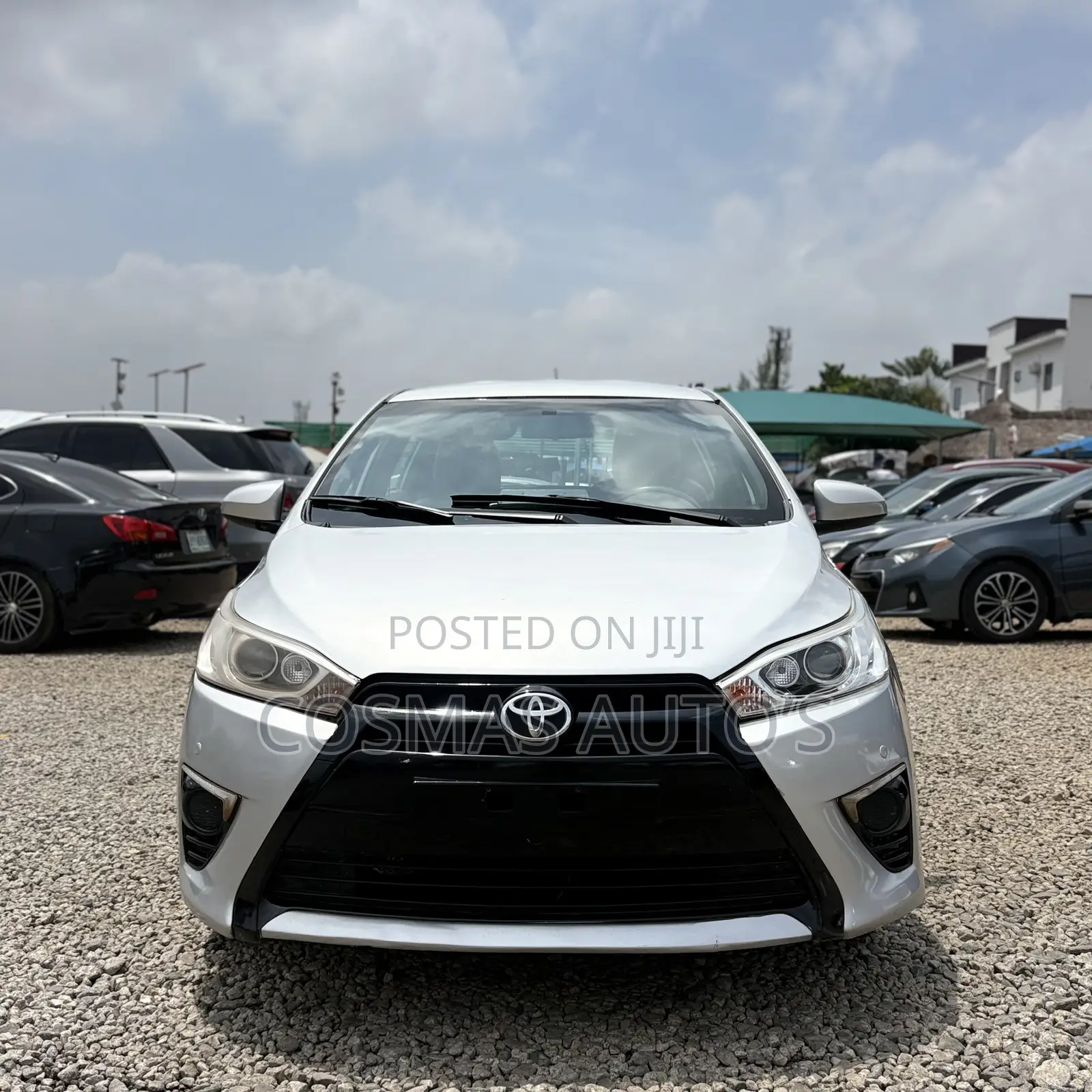Toyota Yaris 2015 Silver