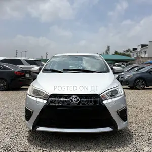 Toyota Yaris 2015 Silver