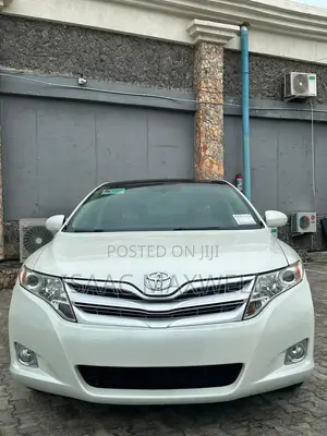 Toyota Venza AWD 2011 White