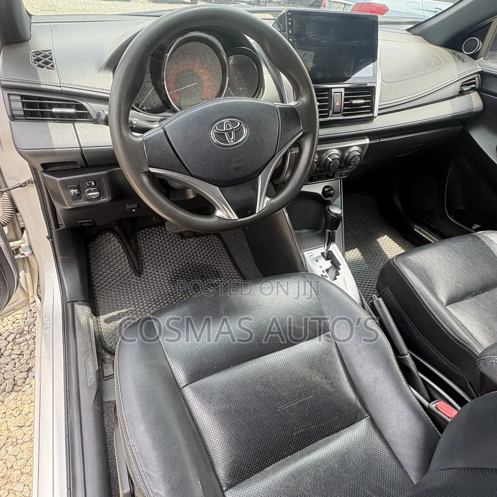 Toyota Yaris 2015 Silver