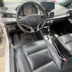 Toyota Yaris 2015 Silver