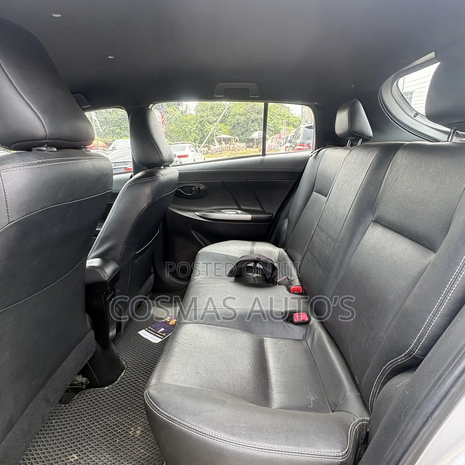 Toyota Yaris 2015 Silver