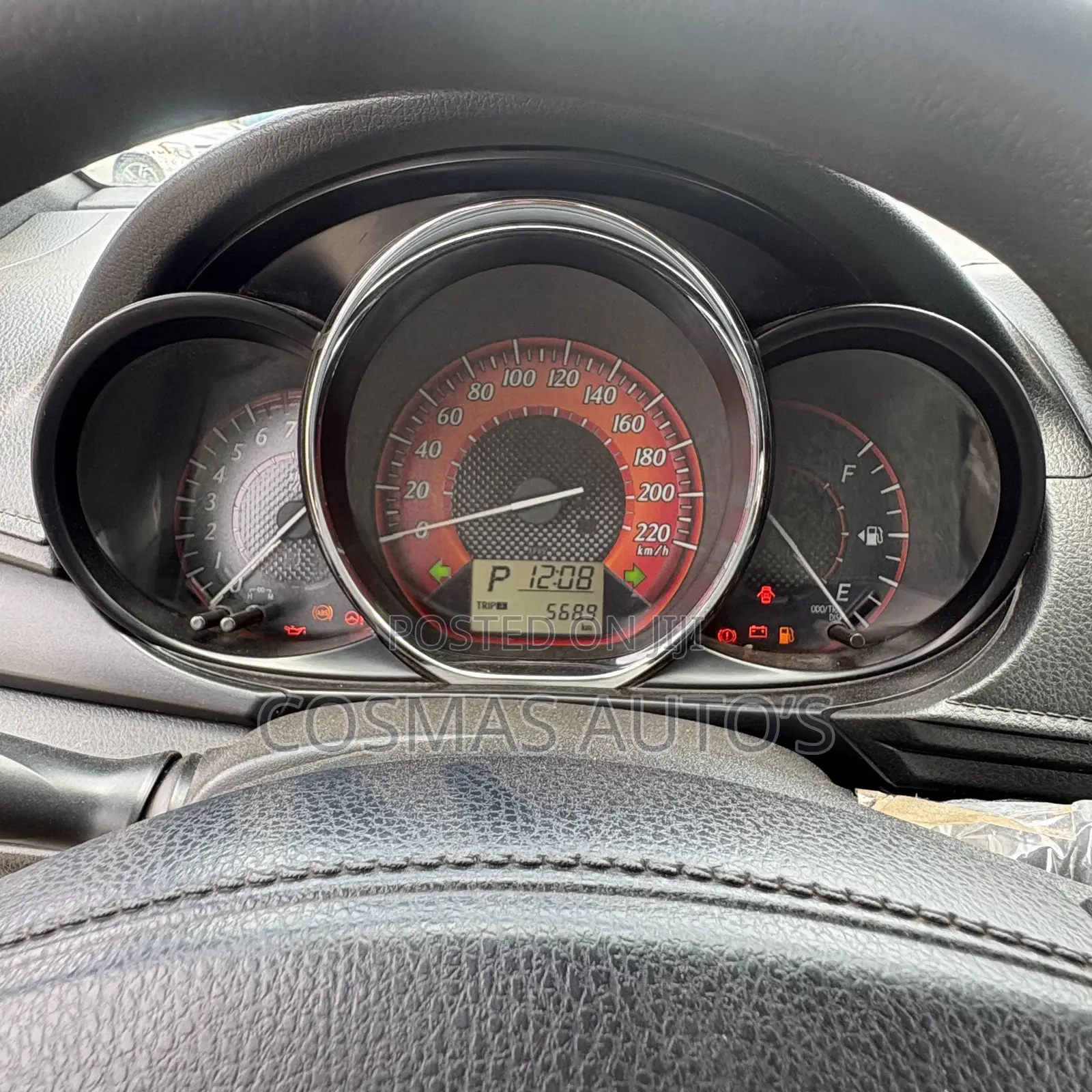 Toyota Yaris 2015 Silver
