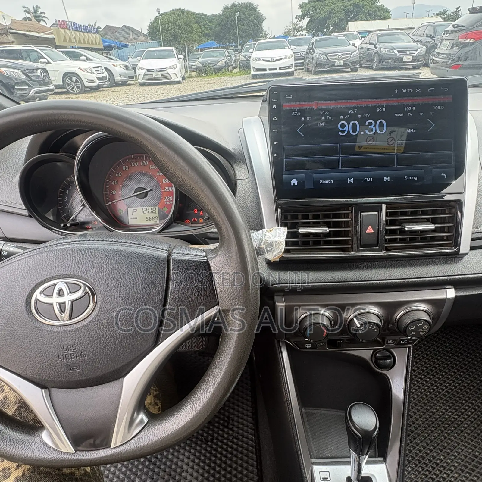 Toyota Yaris 2015 Silver