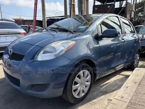 Toyota Yaris Base Hatchback 5dr 2010 Blue