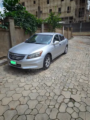 Honda Accord 2011 Silver
