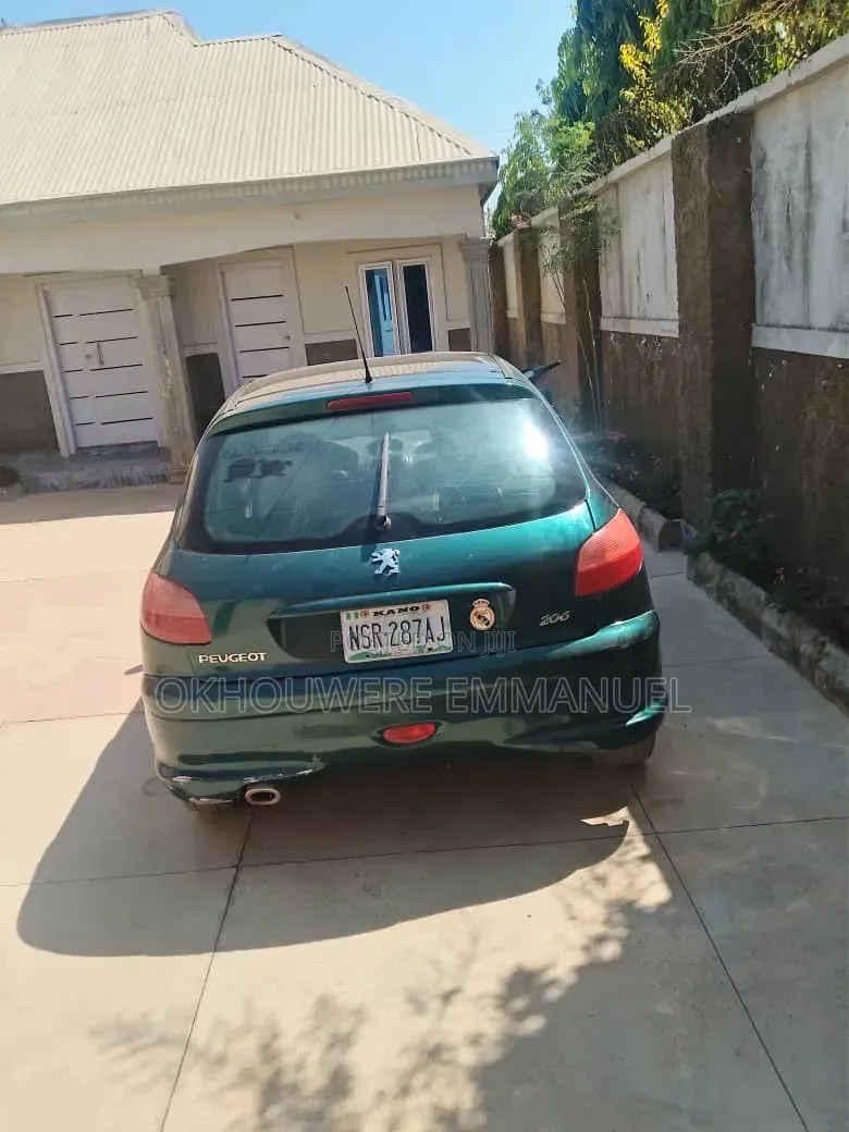 Peugeot 206 2004 Green