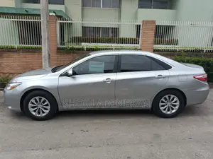 Toyota Camry LE 4dr Sedan (2.5L 4cyl 6A) 2015 Silver