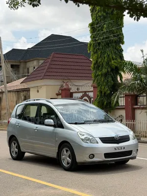 Toyota Verso 2009 Silver