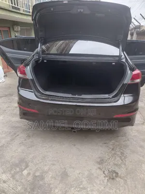 Hyundai Elantra 2018 Black