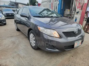 Toyota Corolla LE 4dr Sedan (1.8L 4cyl 4A) 2010 Gray