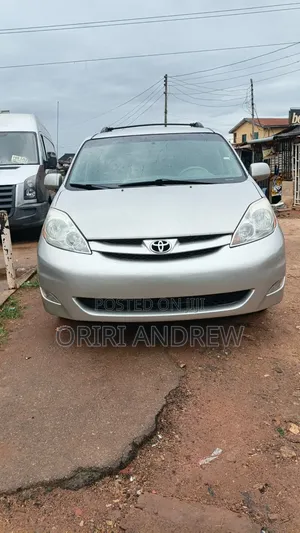 Toyota Sienna 2006 Silver
