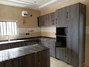 5bdrm Townhouse / Terrace in Wuye for rent