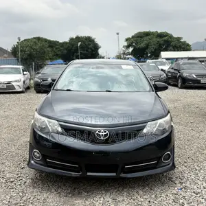 Toyota Camry SE 4dr Sedan (2.5L 4cyl 6A) 2013 Blue