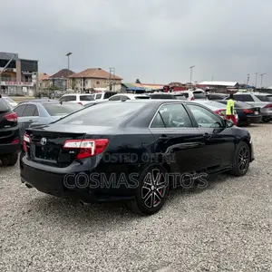 Toyota Camry SE 4dr Sedan (2.5L 4cyl 6A) 2013 Blue