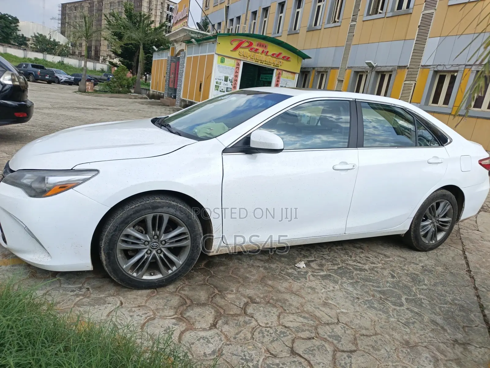Toyota Camry 2017 White